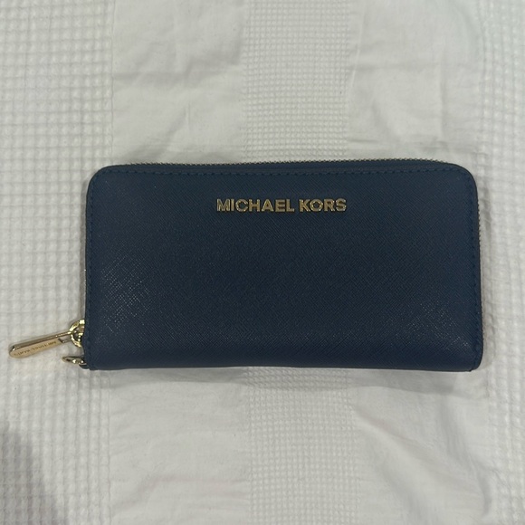Michael Kors Handbags - Michael Kors wallet